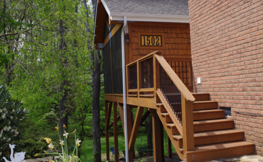 Vartanian Construction screened porch outside2